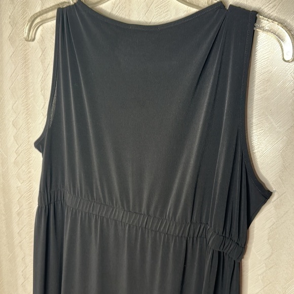 SANDRA DARREN Black White
Striped Layered Round Hem Sleeveless
Maxi Dress 8 - Picture 10 of 10